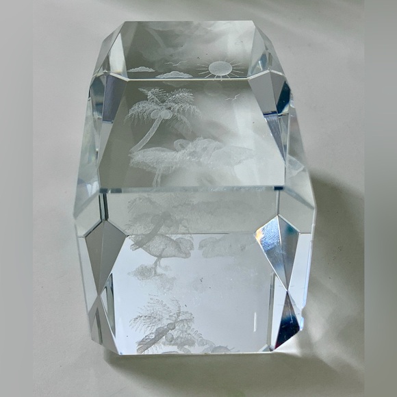 Solid Lead Crystal Laser Etched 3D Holographic Tropical Beach Scene Paperweight - Picture 14 of 16